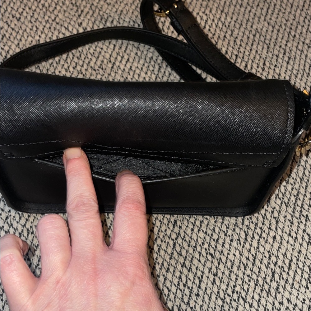 Michael Kors Elegant Black and Gold Crossbody - Picture 6 of 10